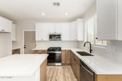 39912 N THUNDER HILLS Lane Phoenix AZ 85086