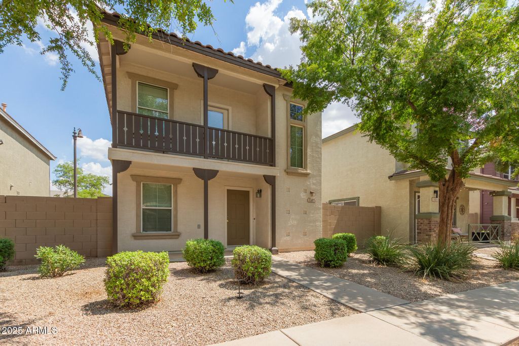 Photo of 1502 S Roadrunner Drive, Gilbert, AZ 85296 (MLS # 6913315)