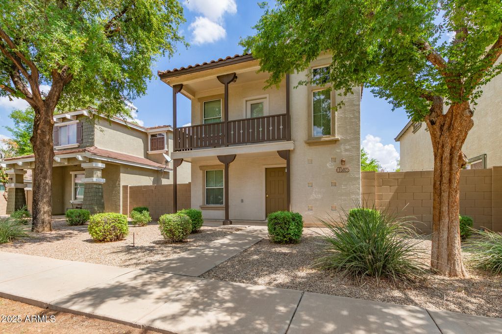 Photo of 1502 S Roadrunner Drive, Gilbert, AZ 85296 (MLS # 6913315)