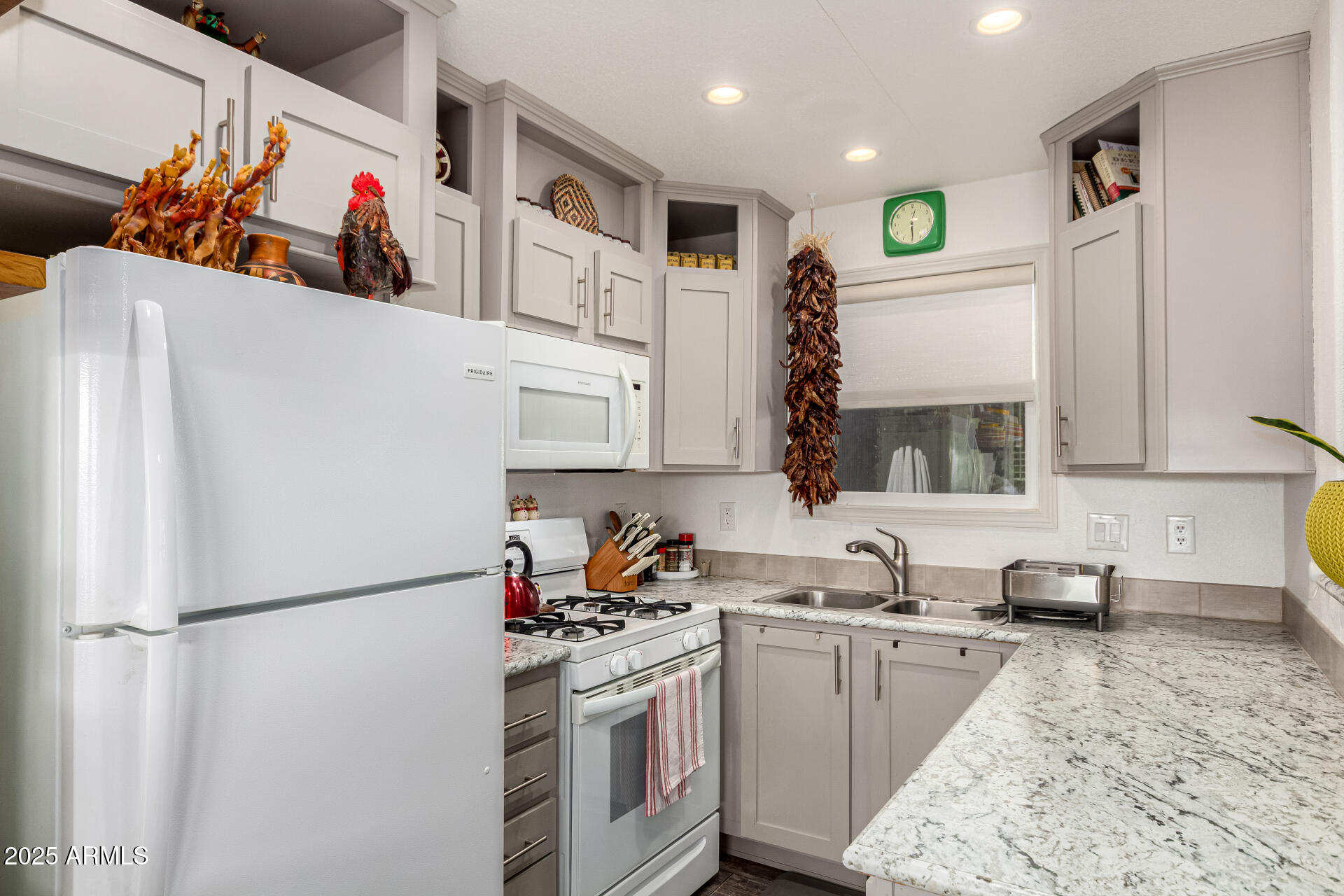 MESA MOBILE ESTATES - Residential