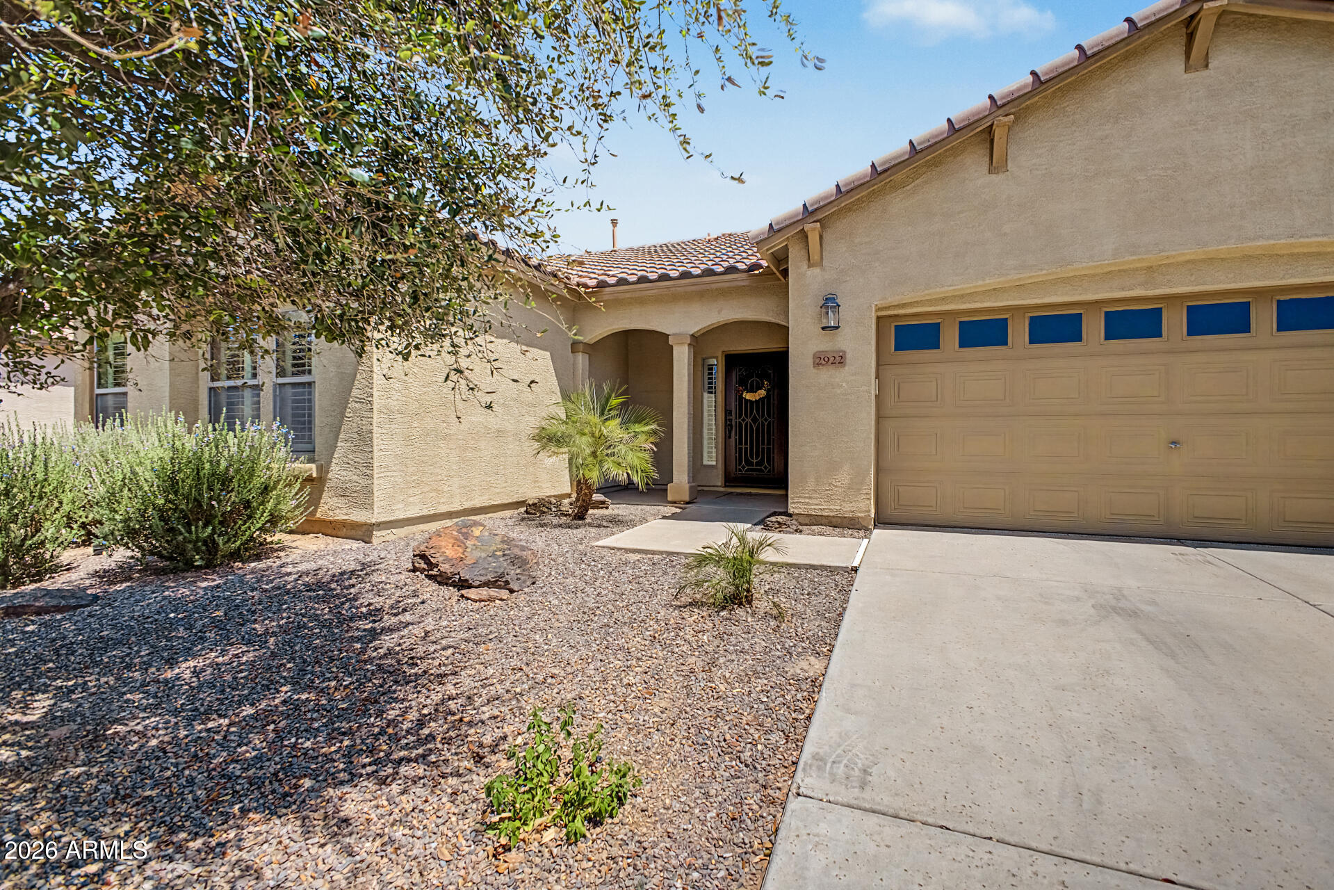 2922 E ELEANA Lane