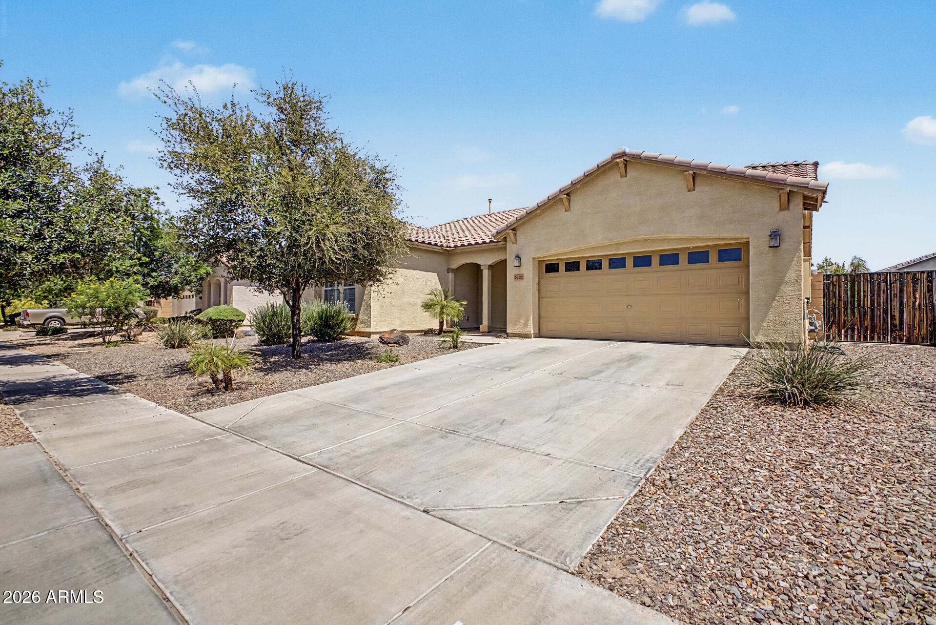 2922 E ELEANA Lane