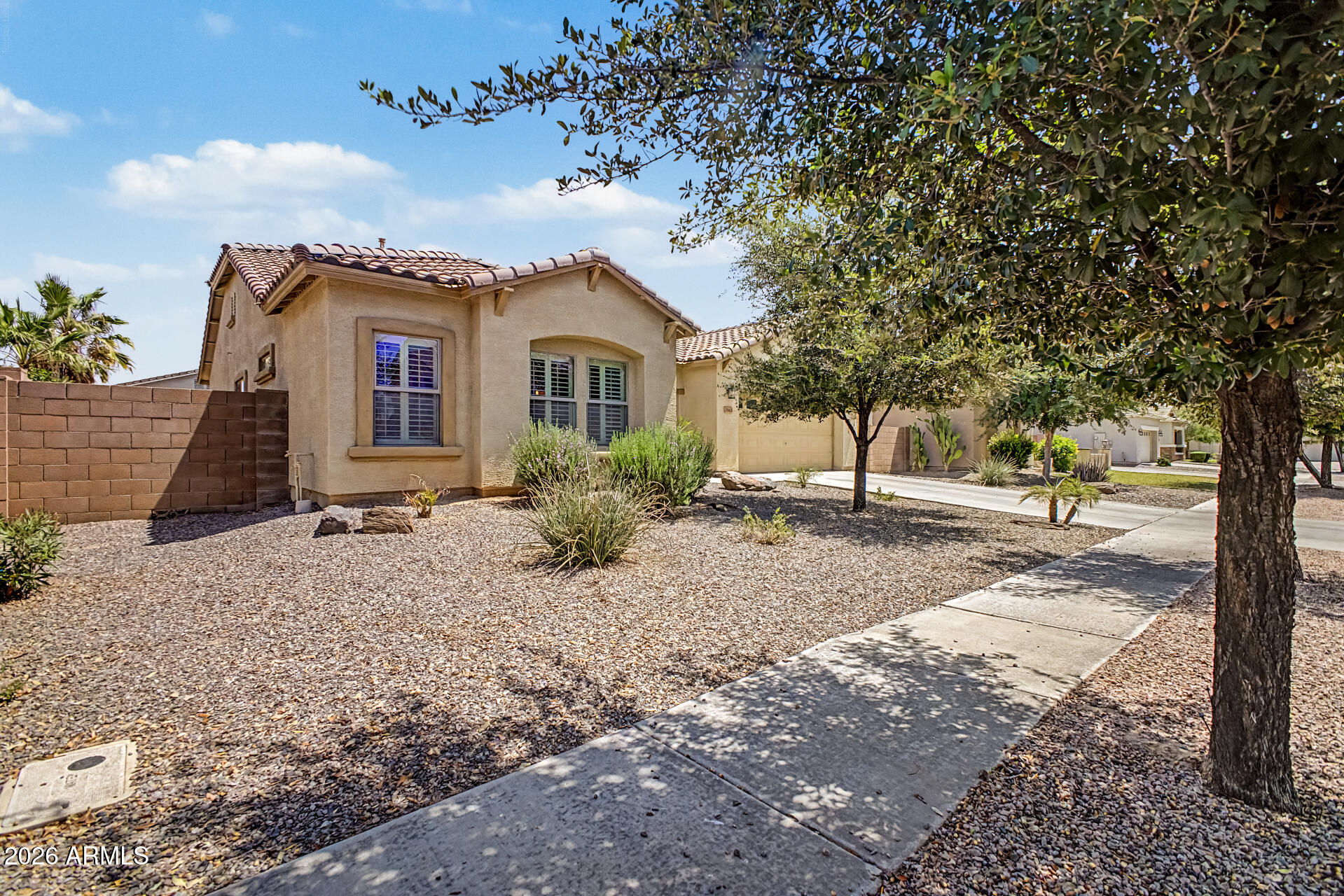 2922 E ELEANA Lane