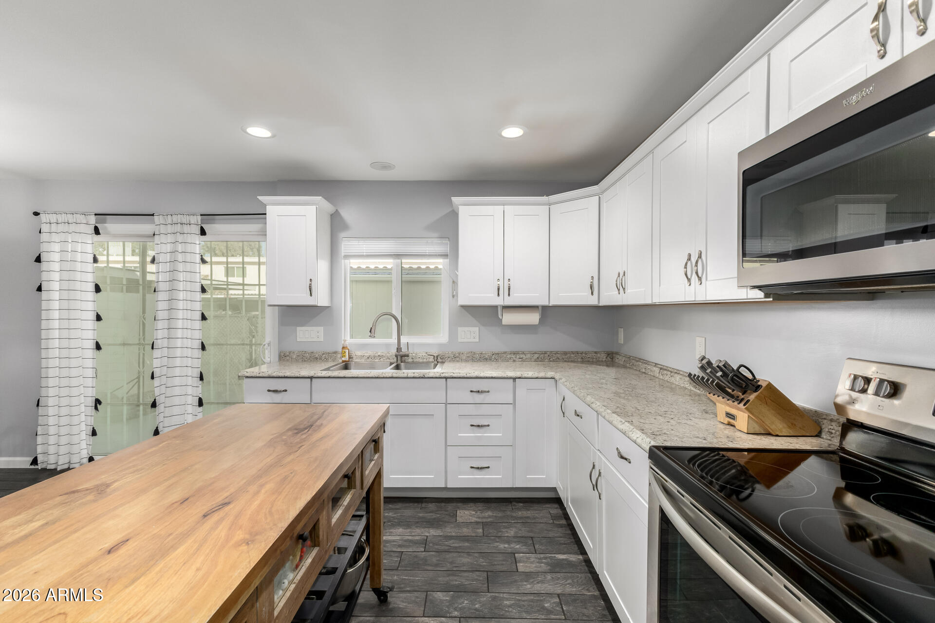 2031 W HAZELWOOD Parkway