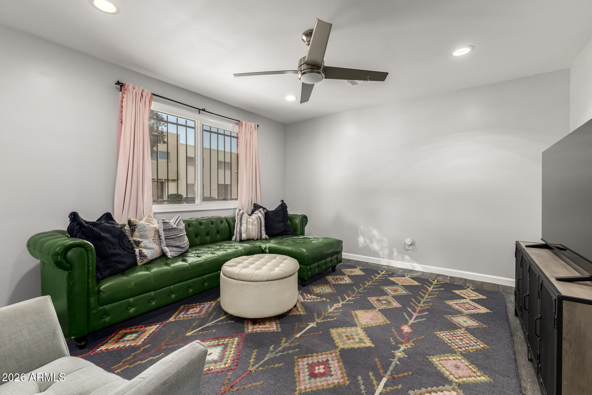 2031 W HAZELWOOD Parkway