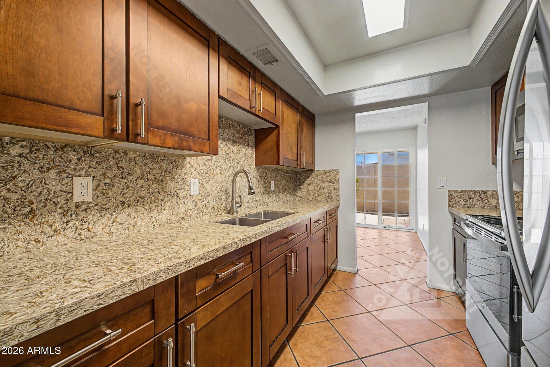 912 E VILLA RITA Drive