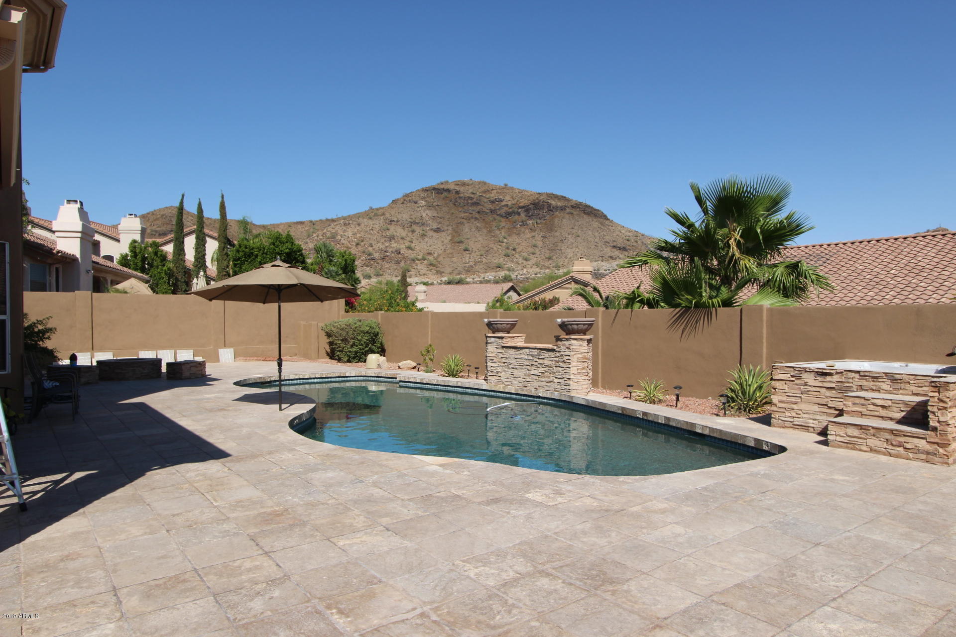 1409 E DESERT FLOWER Lane