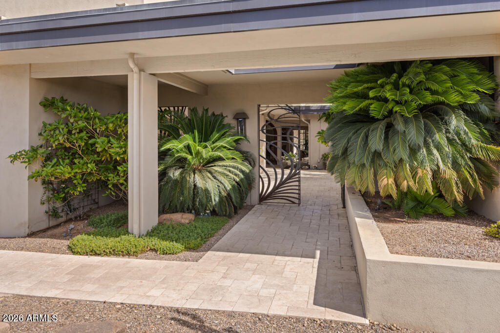 5434 E Lincoln Drive 72