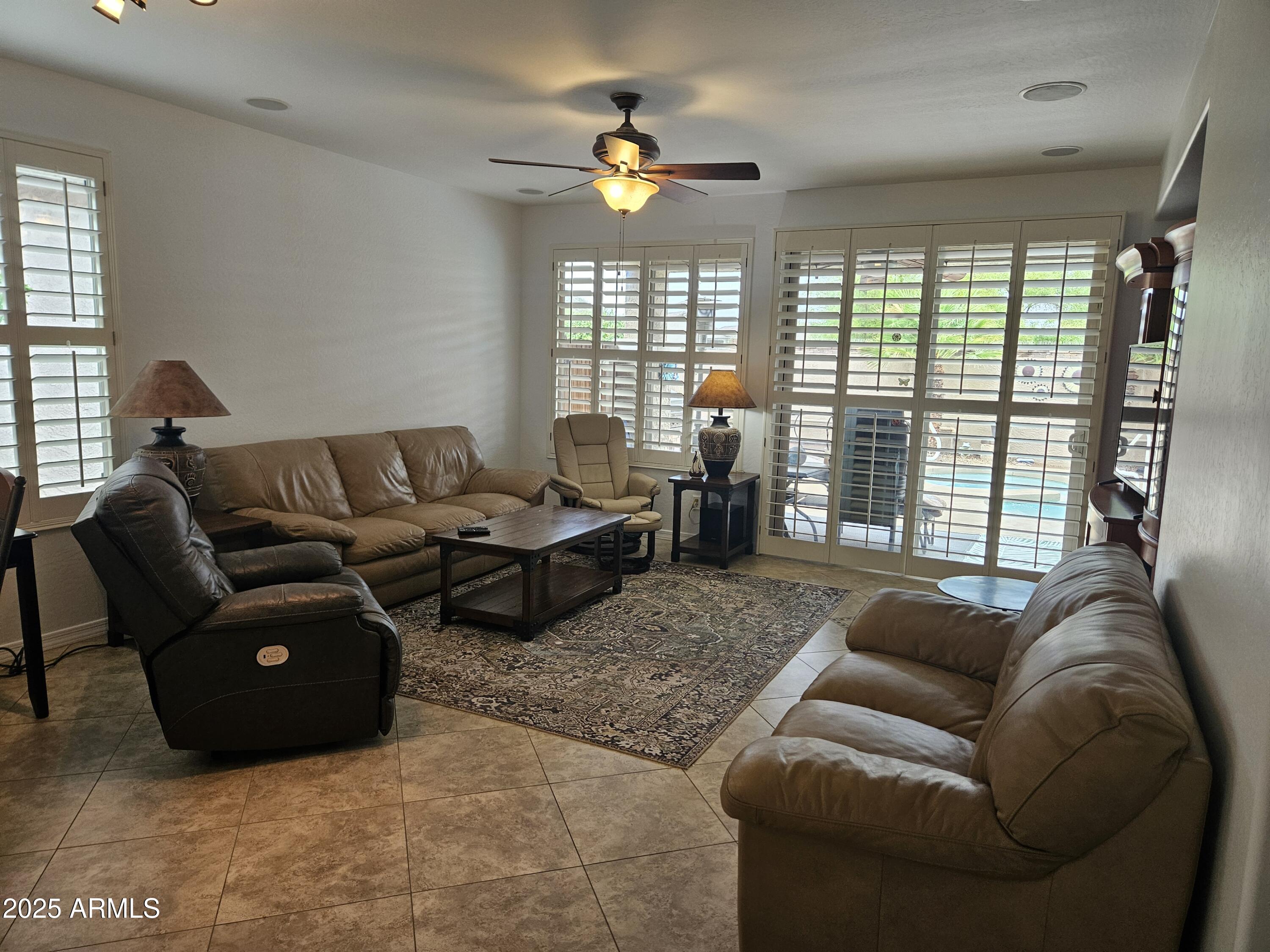 202 W TWIN PEAKS Parkway