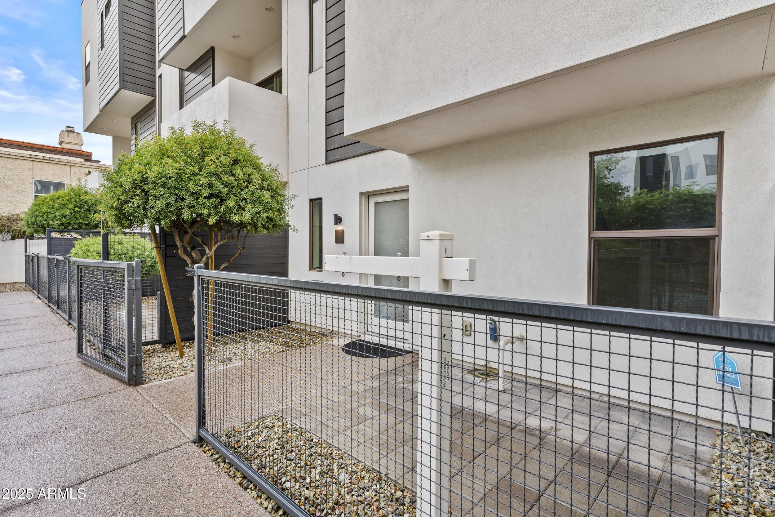 325 E Coronado Road Unit 8