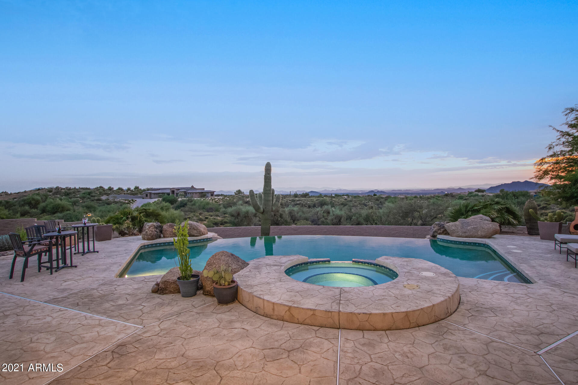 QUAIL RIDGE GATED 5+ACRES - Residential