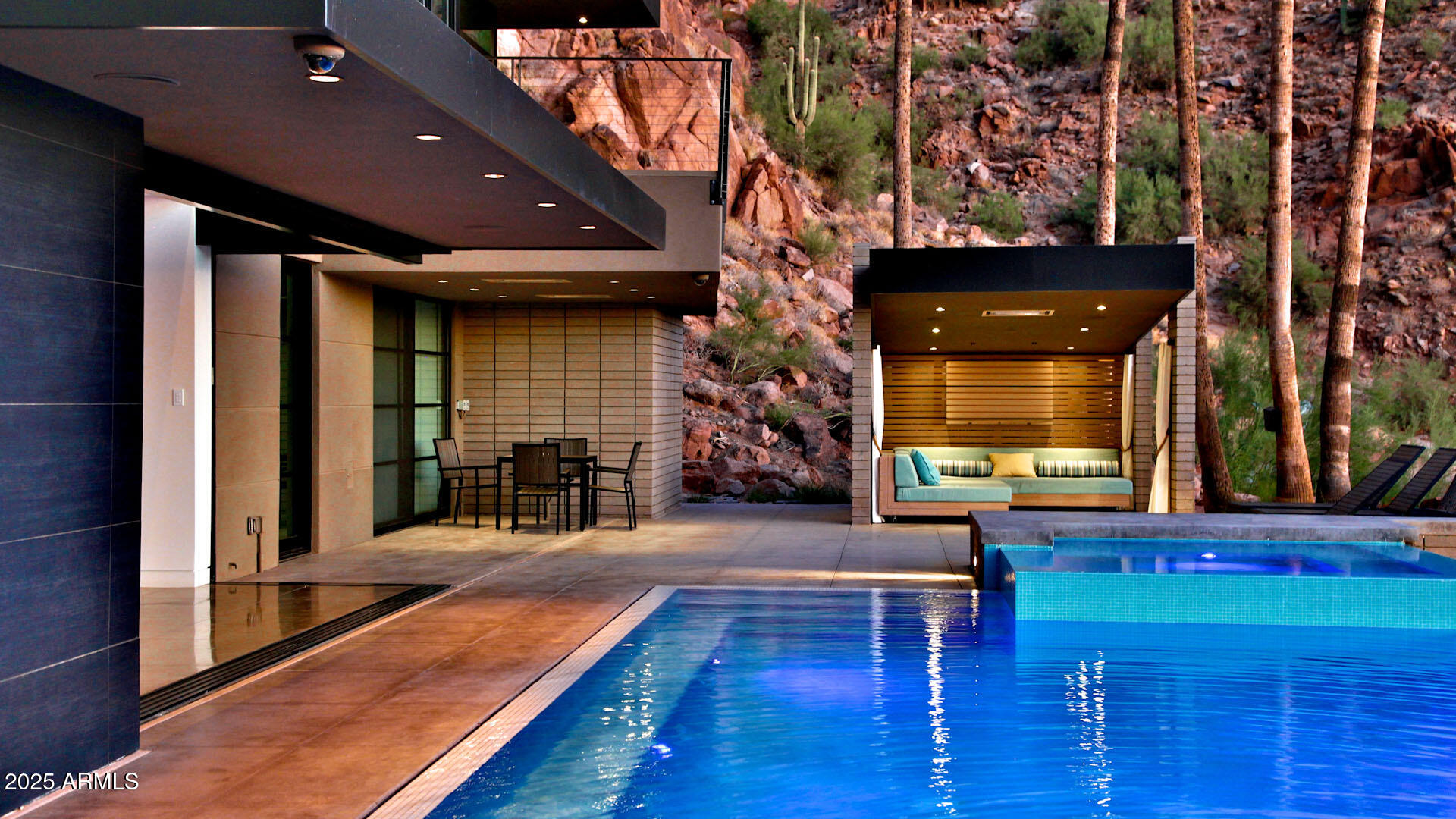 5212 E RED ROCK Drive