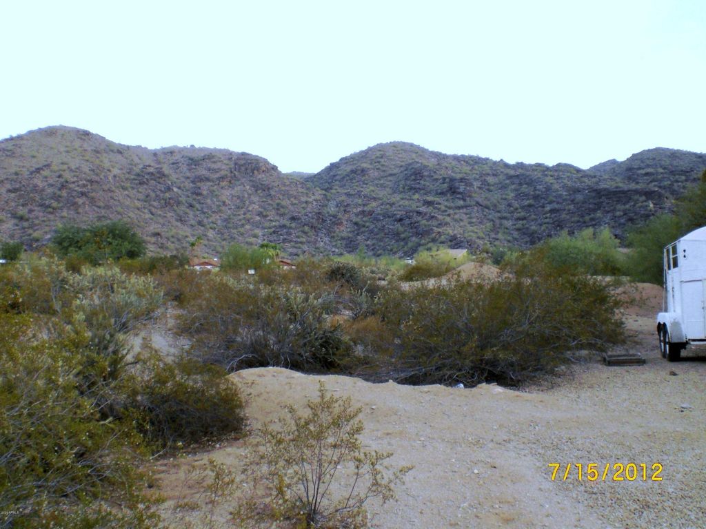 Photo of 1925 E Euclid Avenue #-, Phoenix, AZ 85042 (MLS # 6915627)