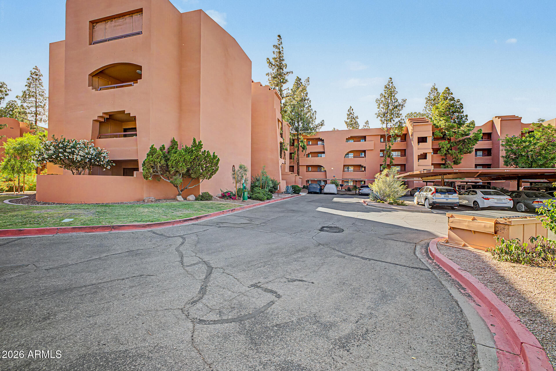 12222 N PARADISE VILLAGE Parkway S 323