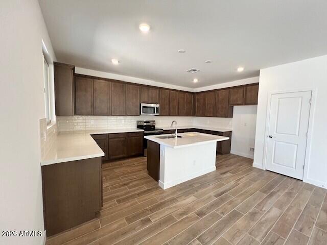 23196 W WILLIAMS Street W
