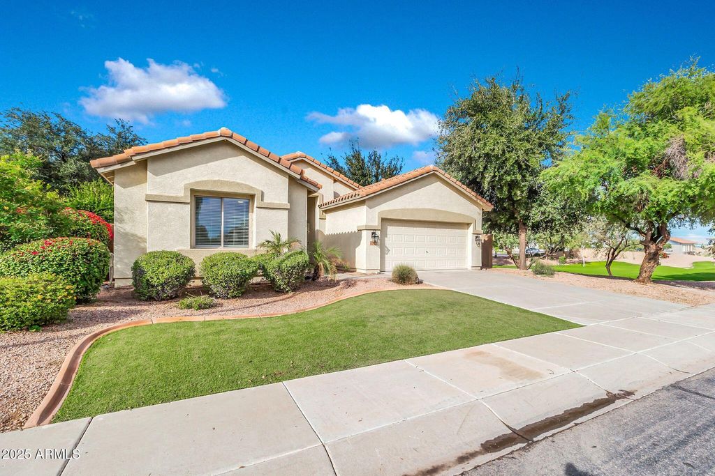 Photo of 2430 S Dragoon Drive, Chandler, AZ 85286 (MLS # 6952301)