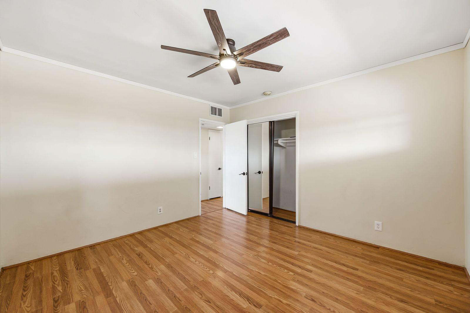 2421 W Anderson Avenue