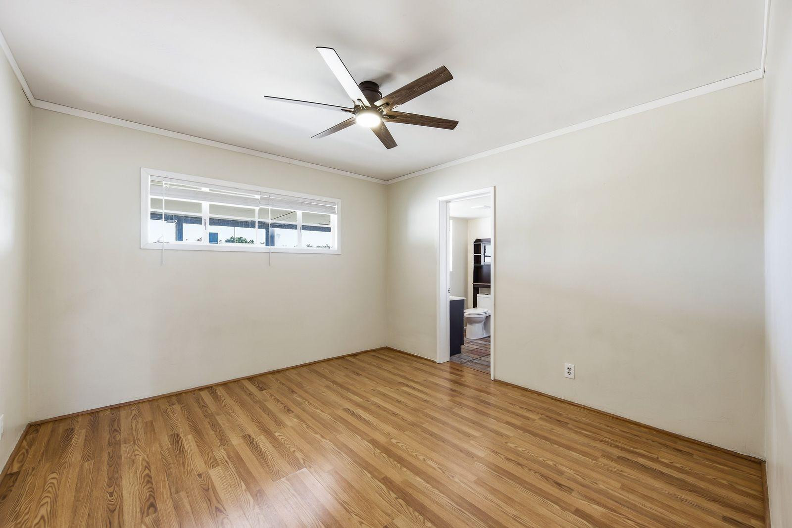 2421 W Anderson Avenue