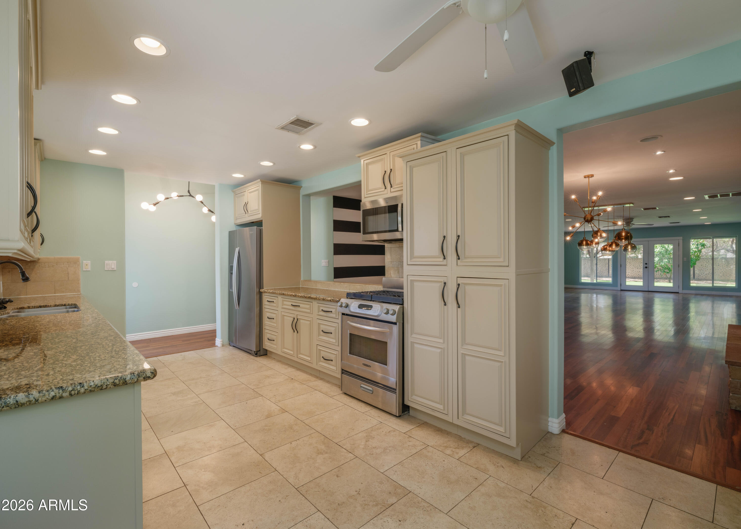 121 W ORCHID Lane