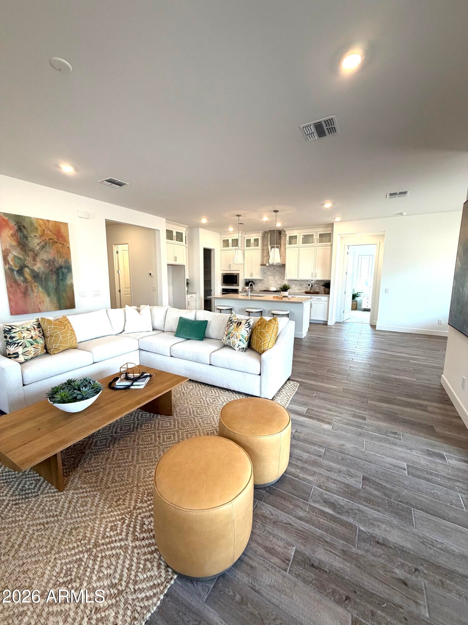 782 W Longwood Drive