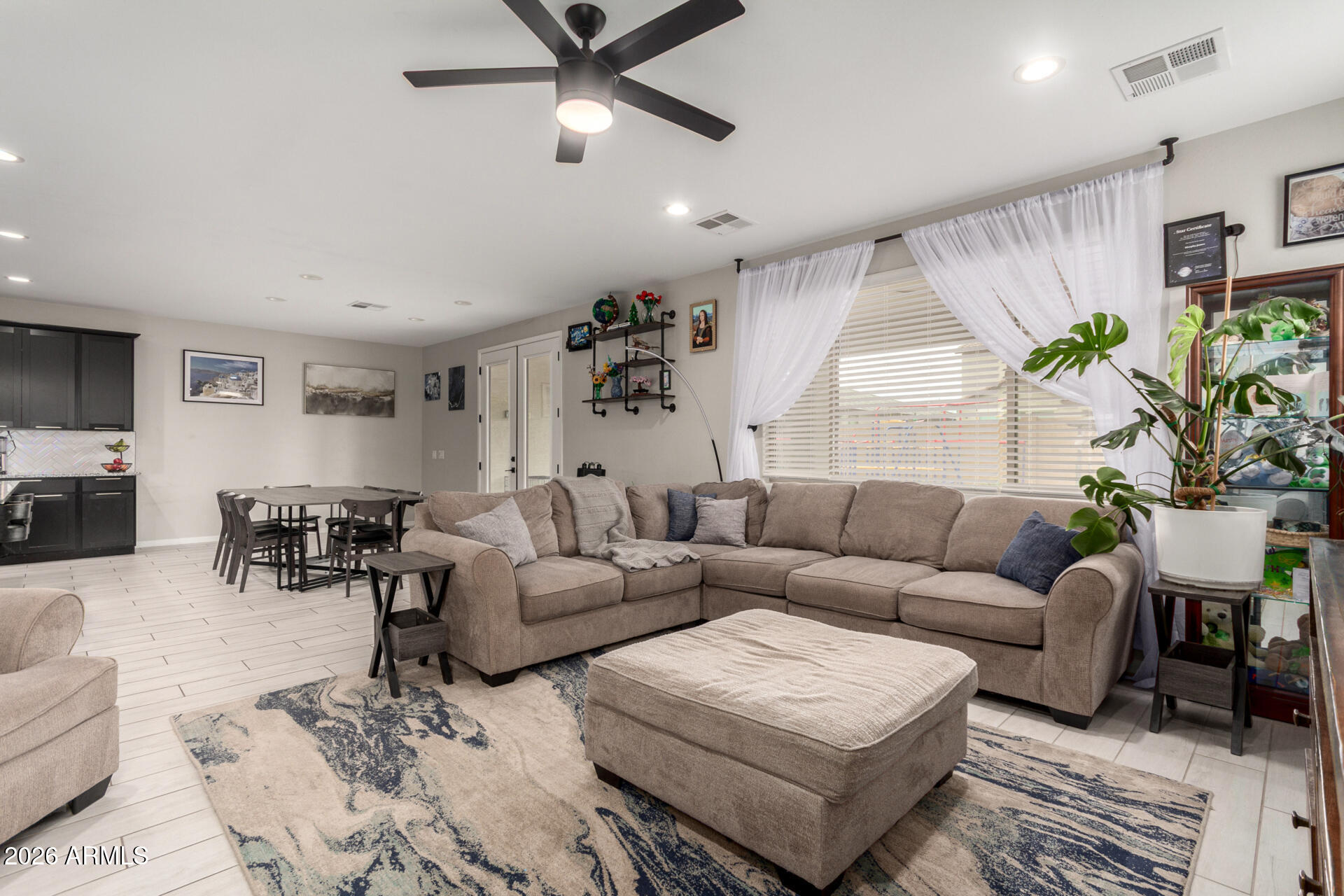 17652 W STRAIGHT ARROW Lane