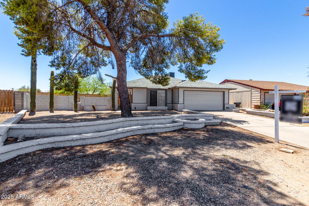Photo of 1145 W Carson Drive, Tempe, AZ 85282 (MLS # 6899243)