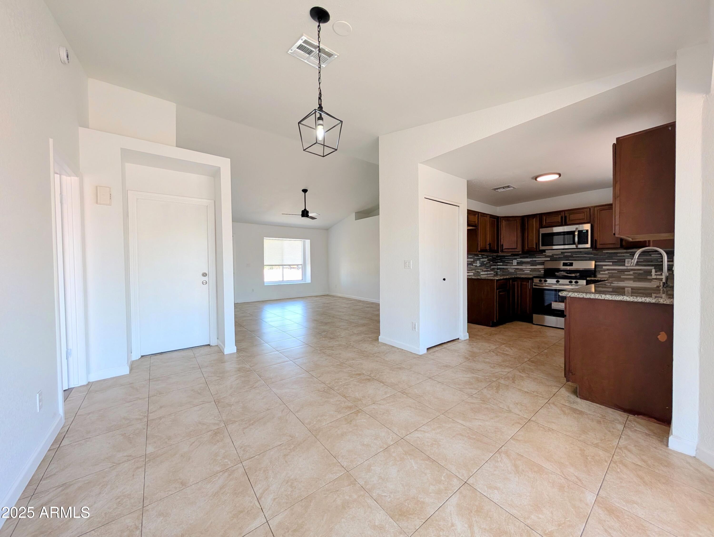 8933 W MOUNTAIN VIEW Road