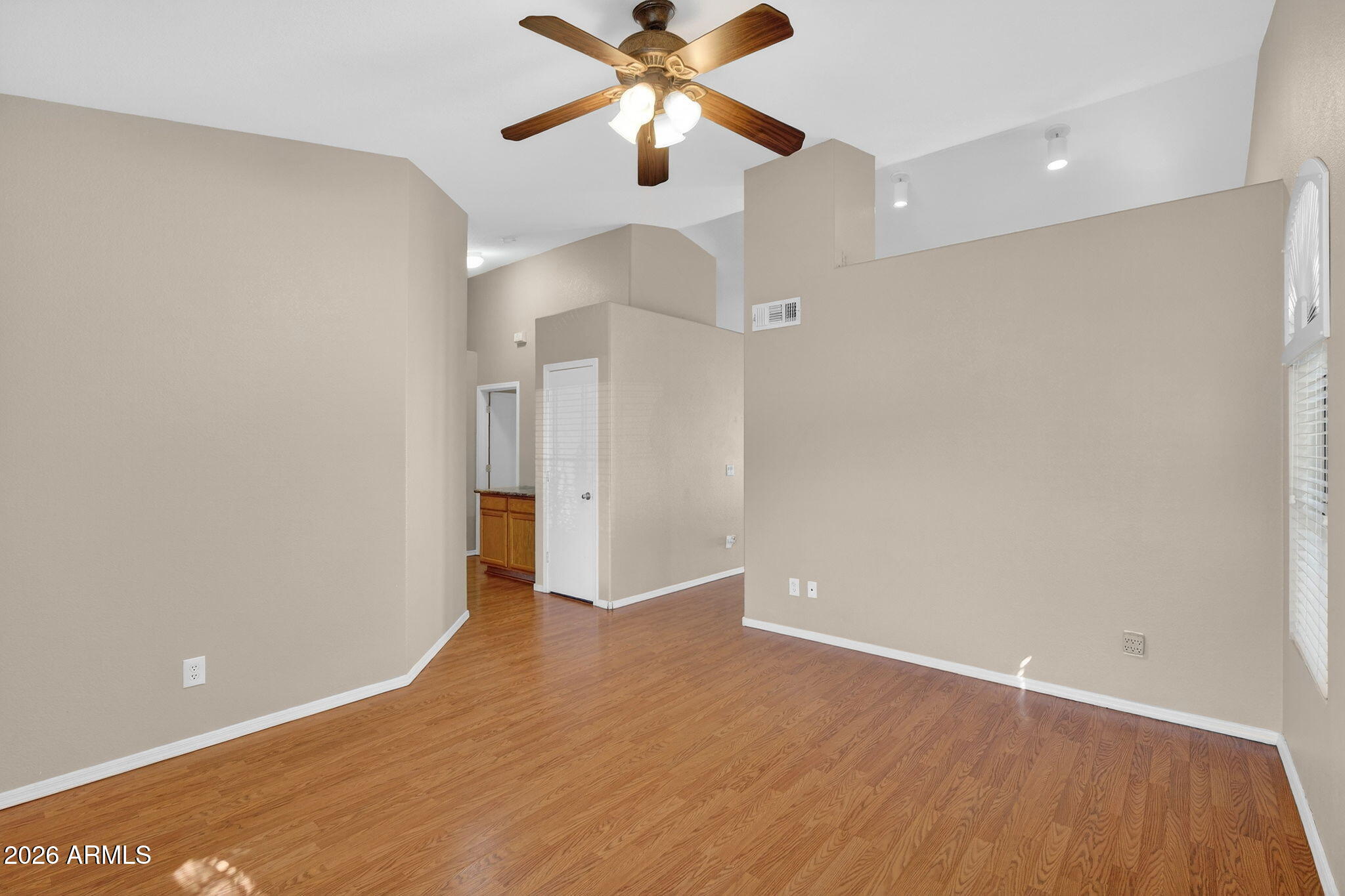 1040 W SEAGULL Drive