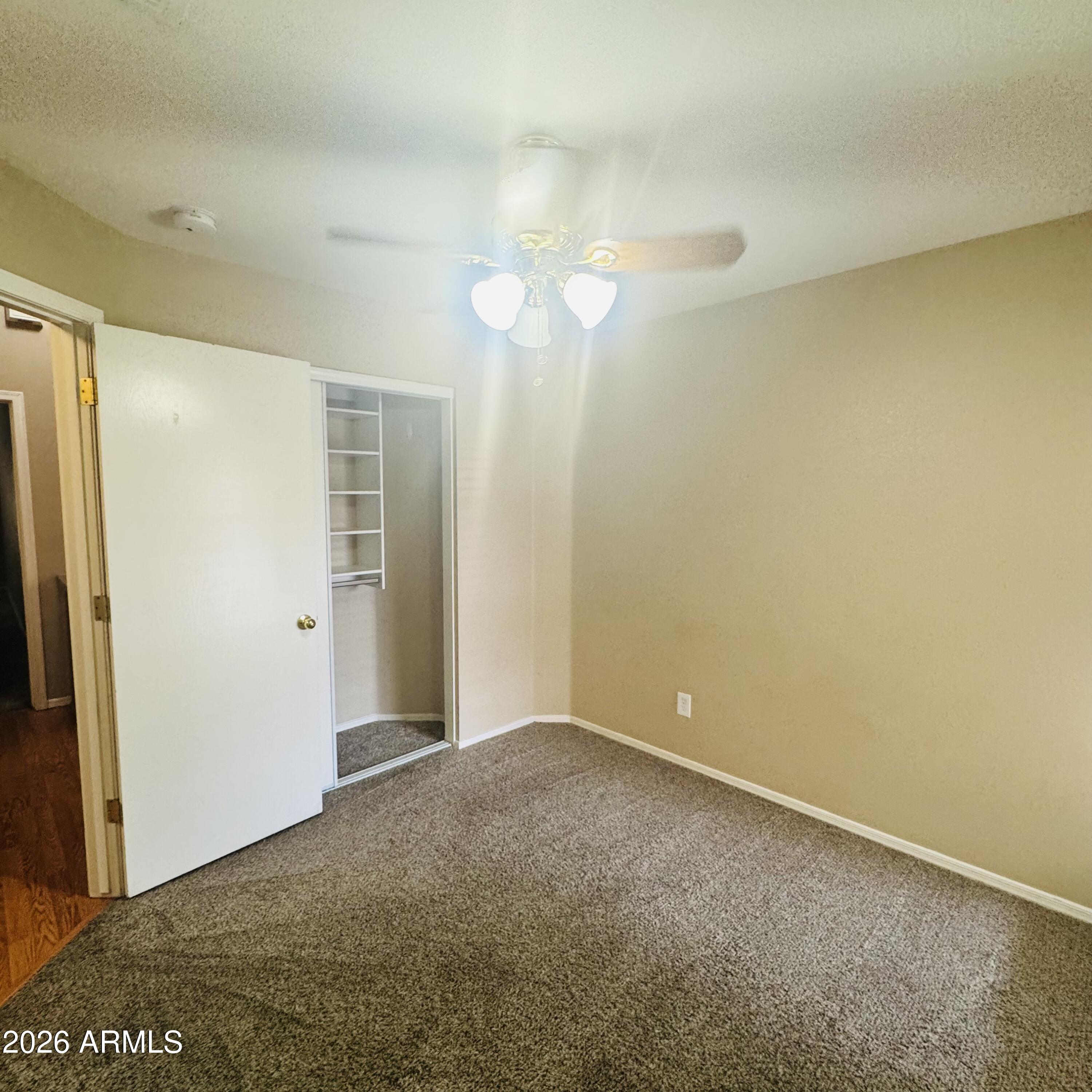 1040 W SEAGULL Drive