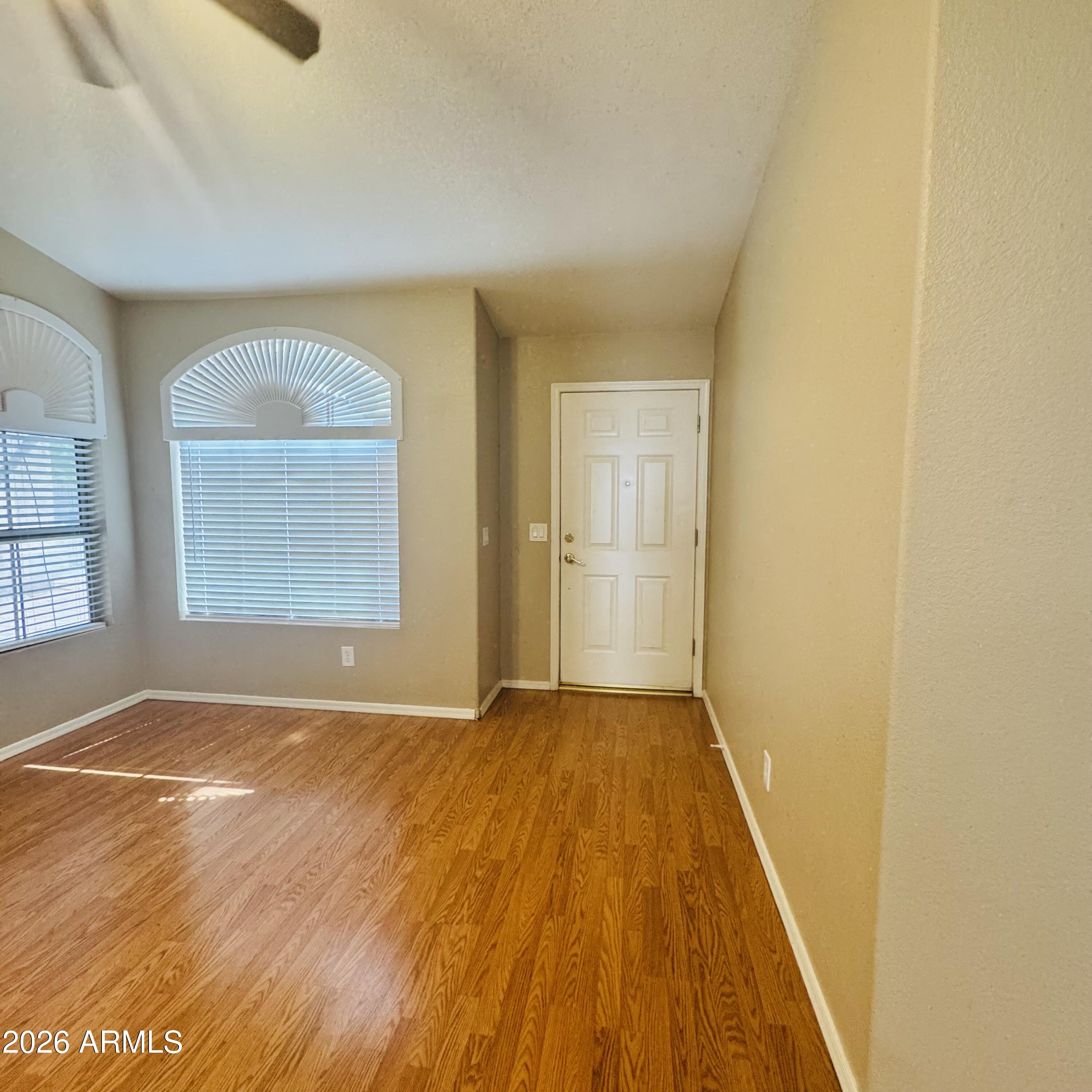 1040 W SEAGULL Drive