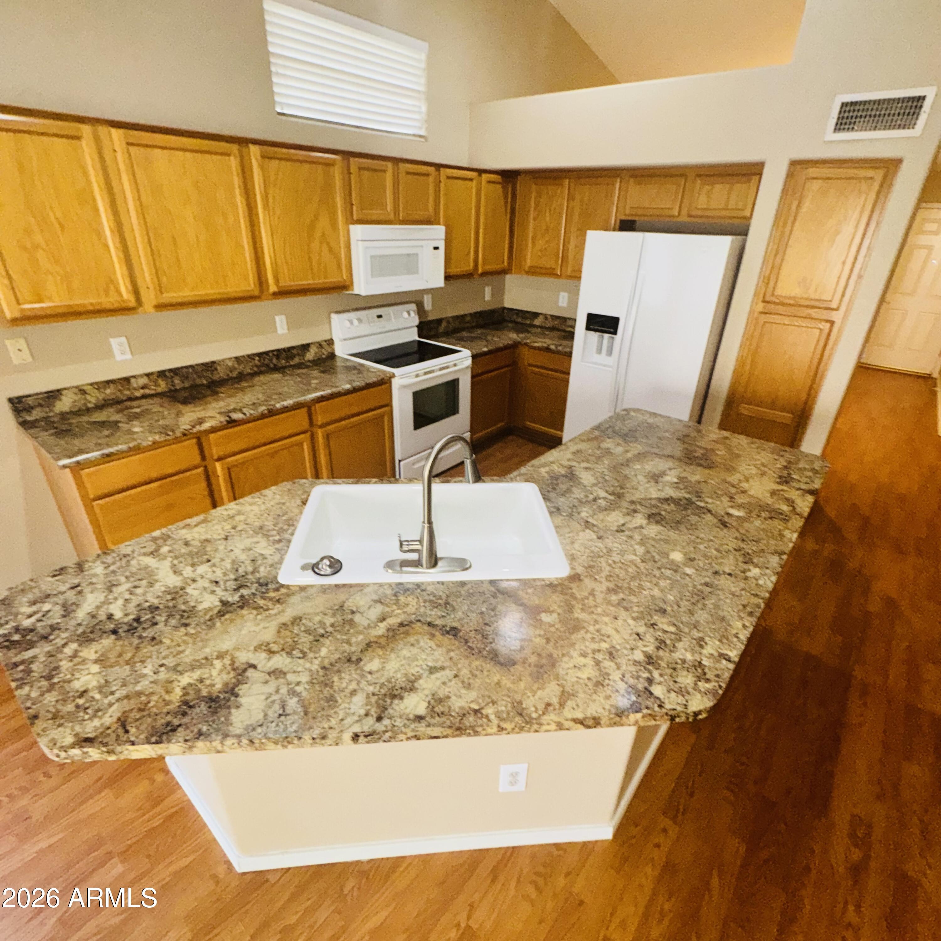 1040 W SEAGULL Drive