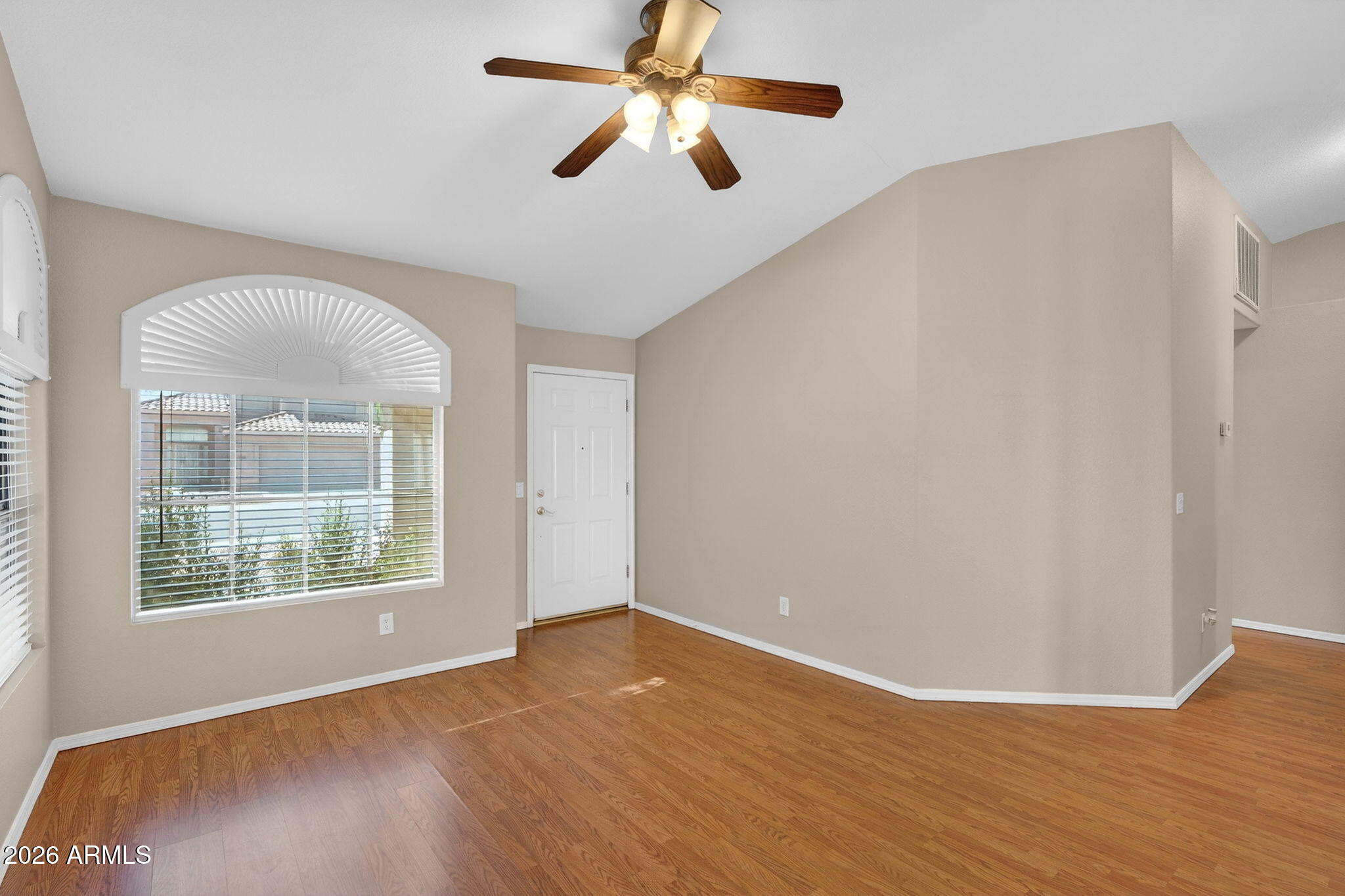 1040 W SEAGULL Drive