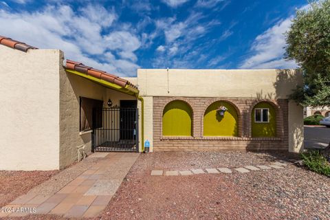 Townhouse in Glendale AZ 4734 PALMAIRE Avenue.jpg