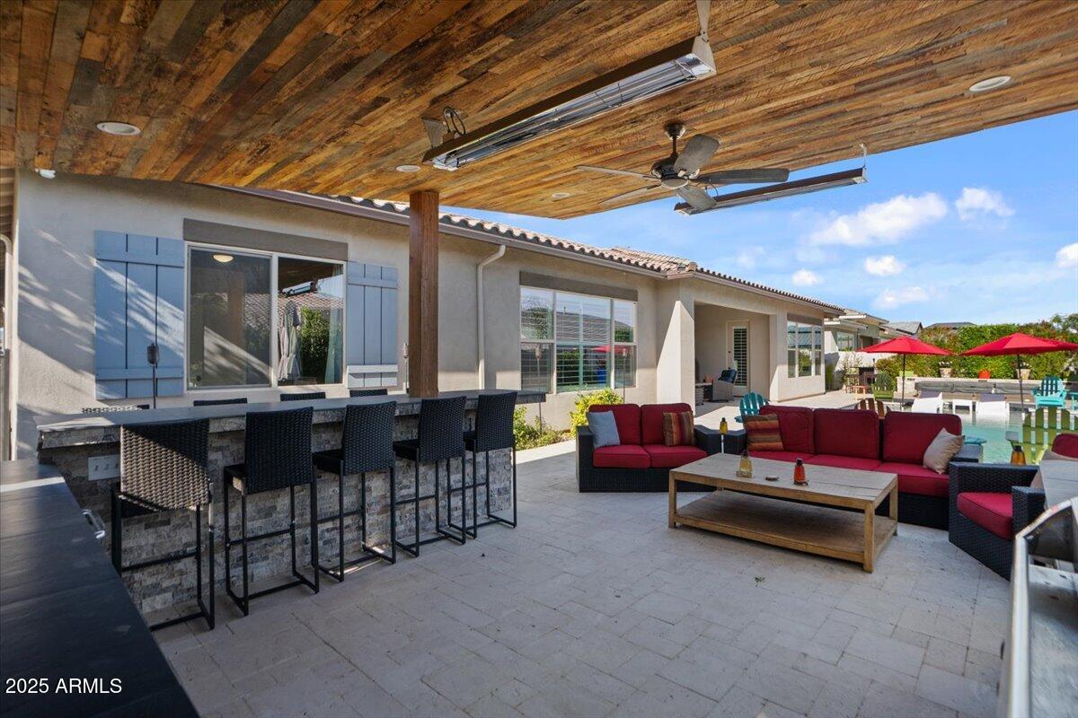 1261 E LYNX Way