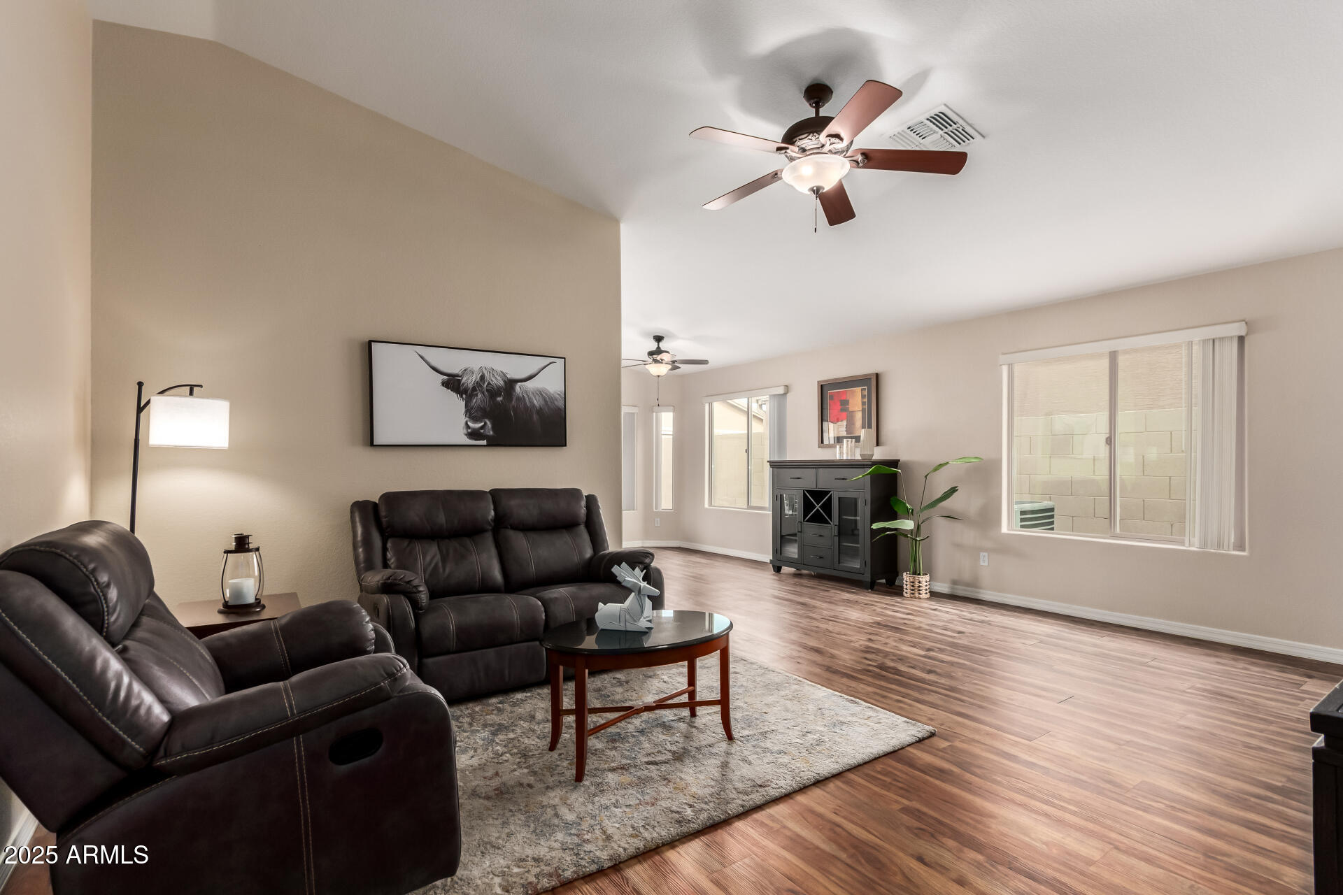 3420 E GLENEAGLE Place