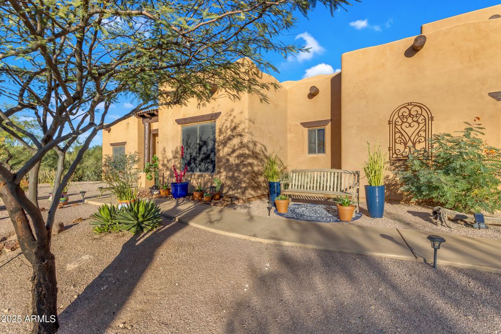 Photo of 2443 N Sixshooter Road, Apache Junction, AZ 85119 (MLS # 6941090)