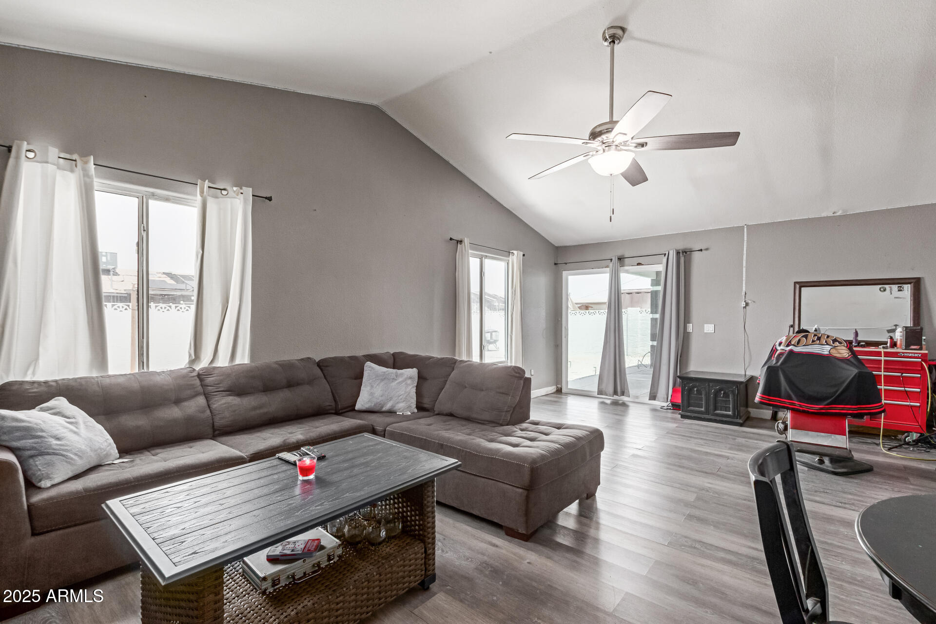 Homes 3 8114 W FAIRMOUNT Avenue