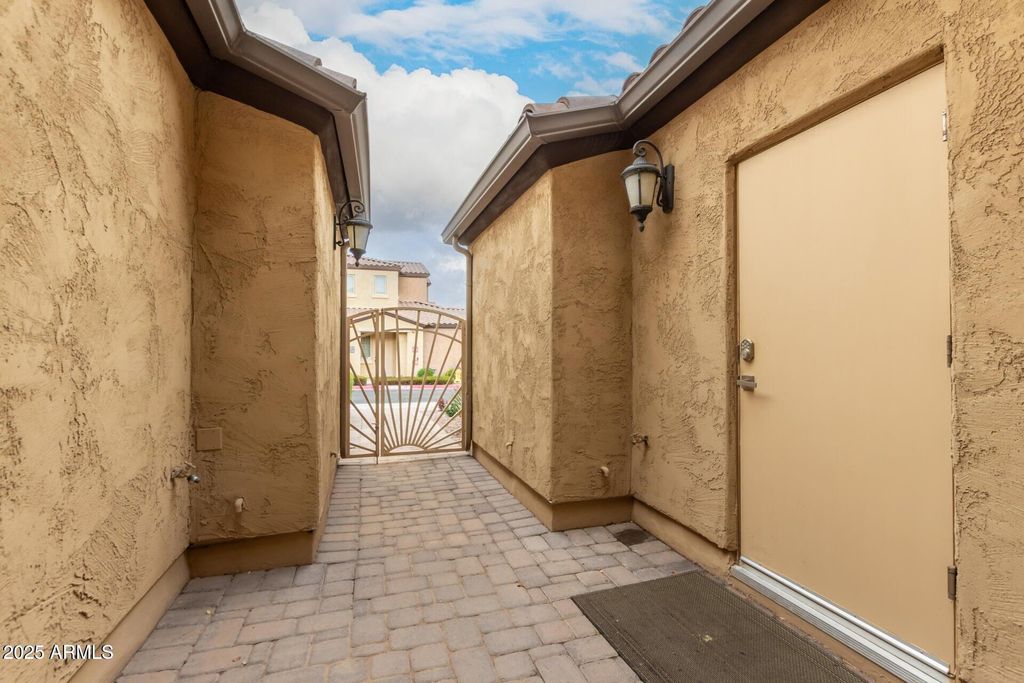 Photo of 250 W Queen Creek Road #106, Chandler, AZ 85248 (MLS # 6932569)