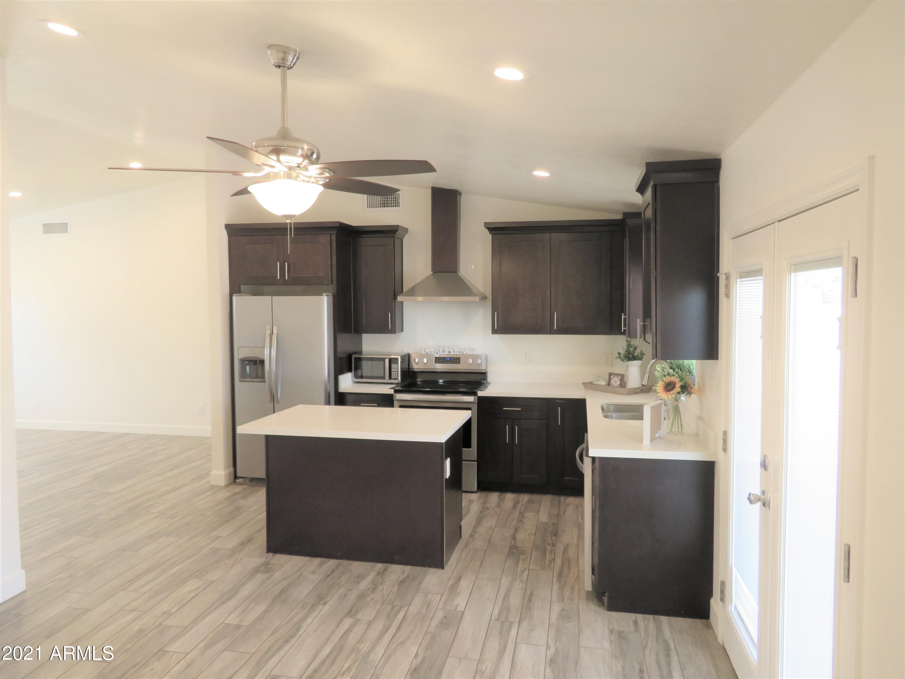 2156 E JEROME Avenue