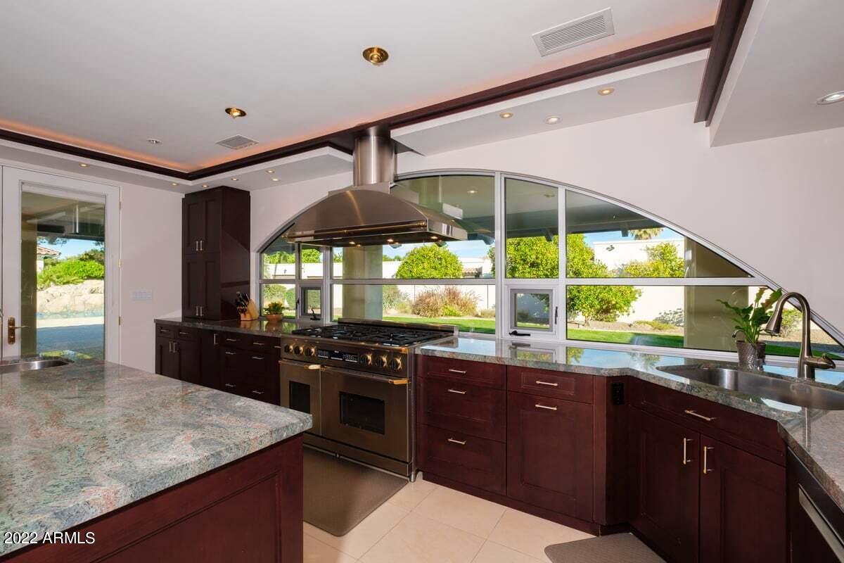 CAMELBACK COUNTRY ESTATES UNIT 2 - Residential
