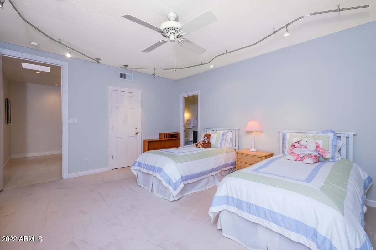 CAMELBACK COUNTRY ESTATES UNIT 2 - Residential