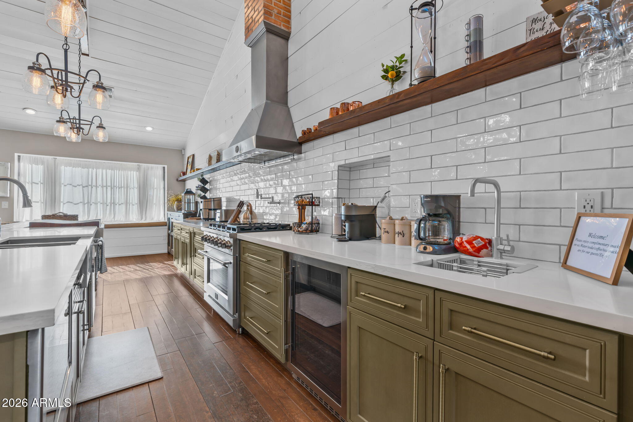 4402 E TURNEY Avenue