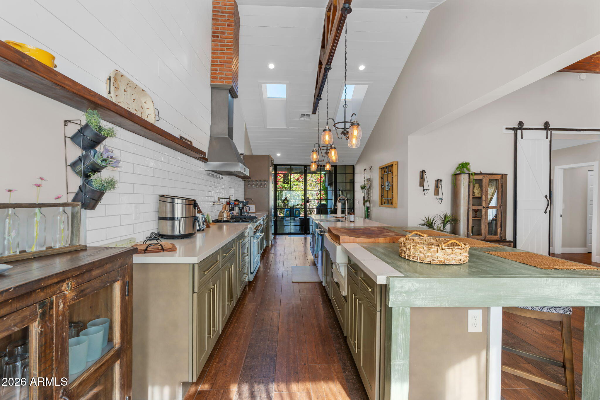 4402 E TURNEY Avenue