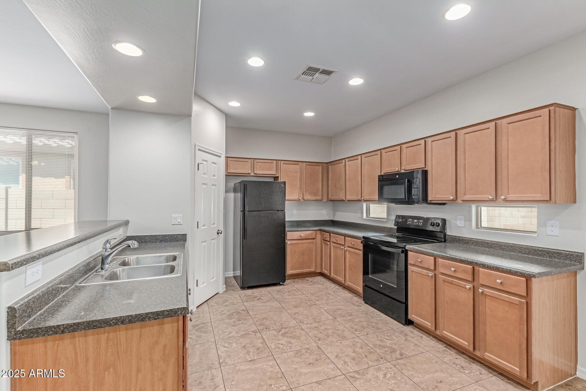 12224 W SAGUARO Lane