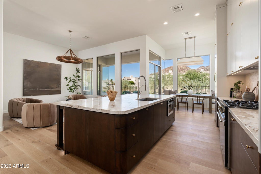 Photo of 3124 E Squaw Peak Circle, Phoenix, AZ 85016 (MLS # 7095362)