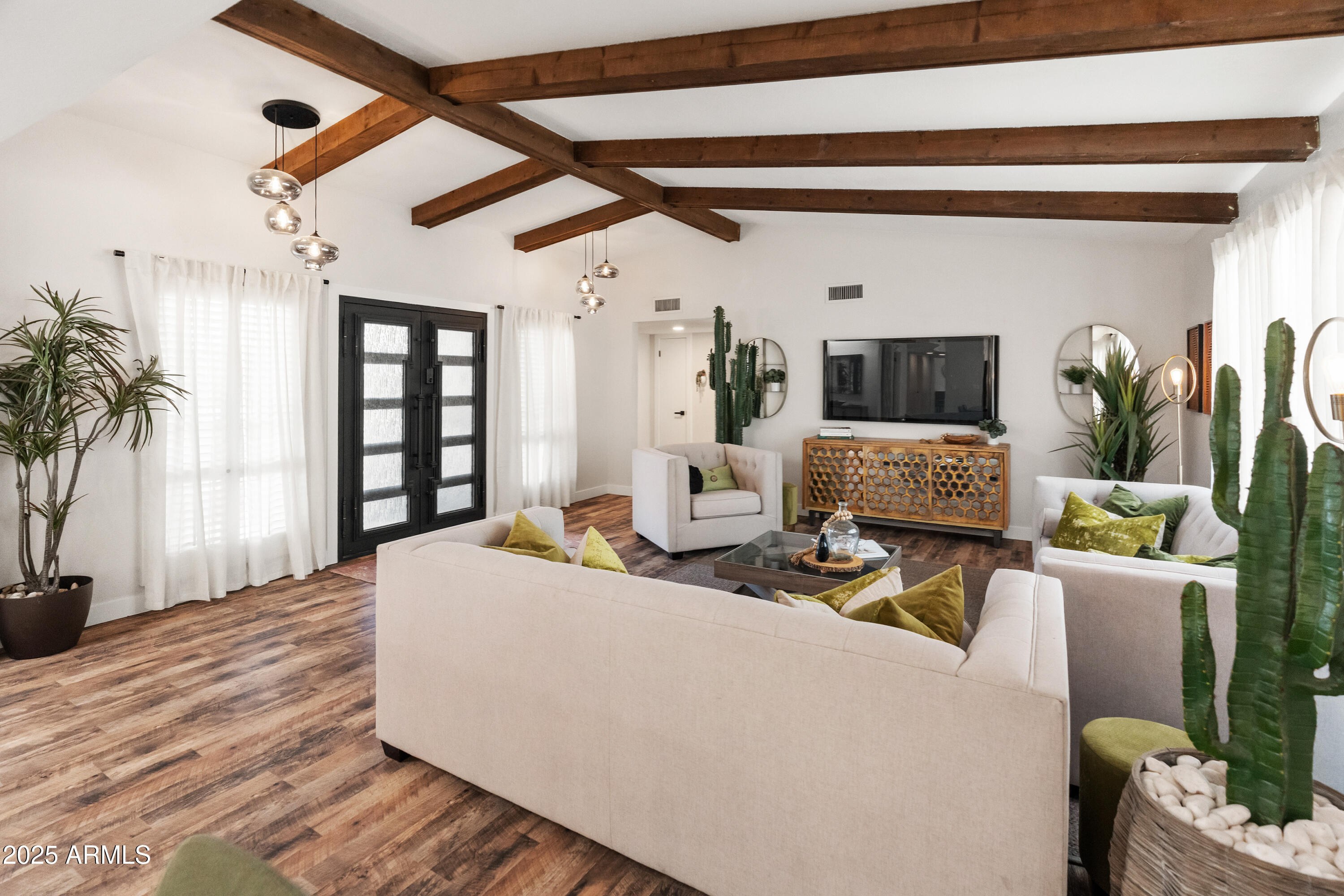 6504 W CORRINE Drive