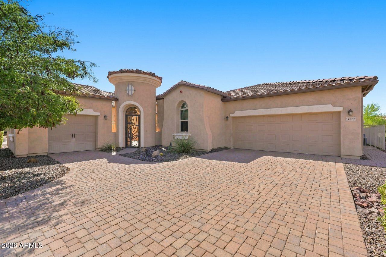 17735 W REDWOOD Lane