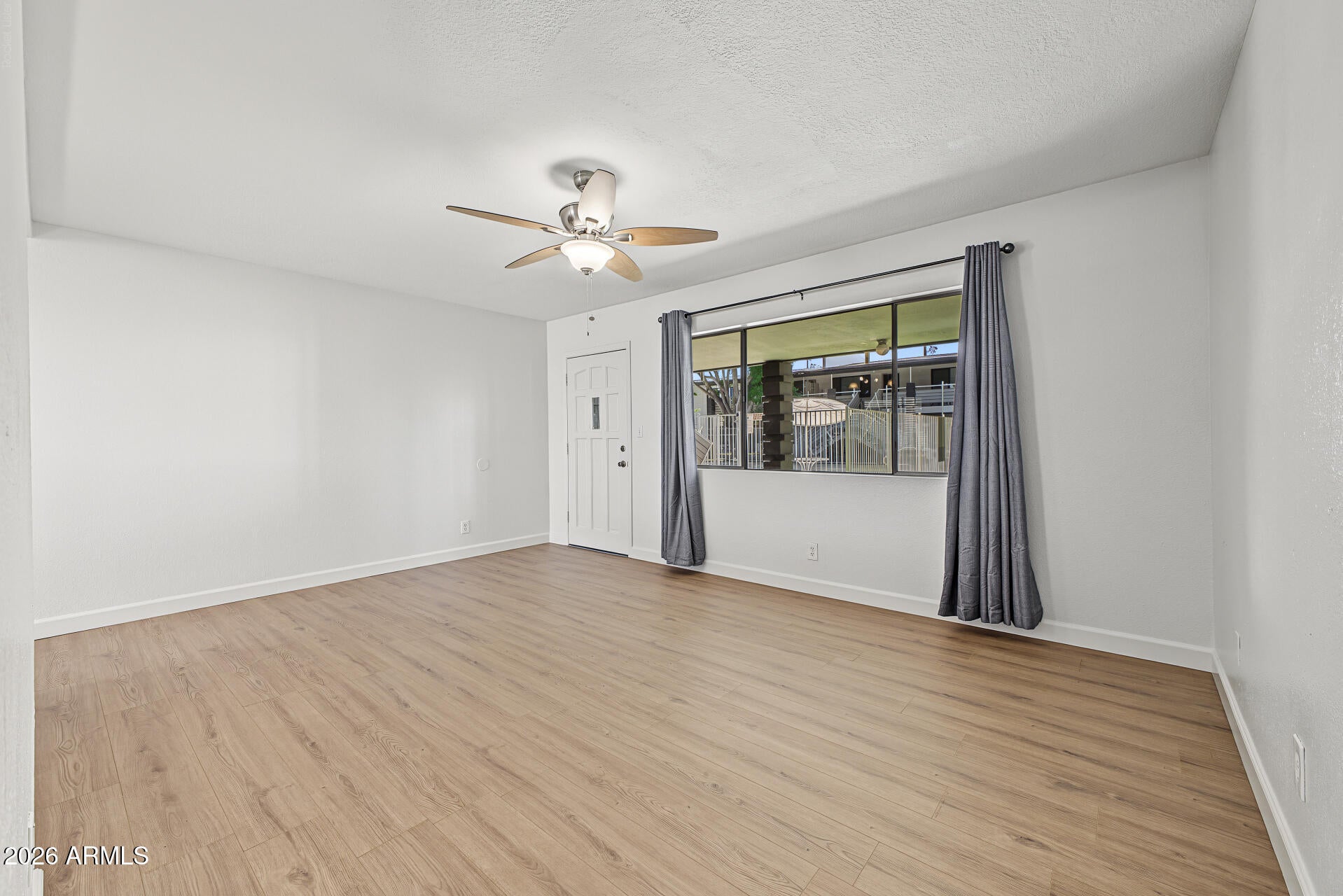 721 E Montebello Avenue Unit 115