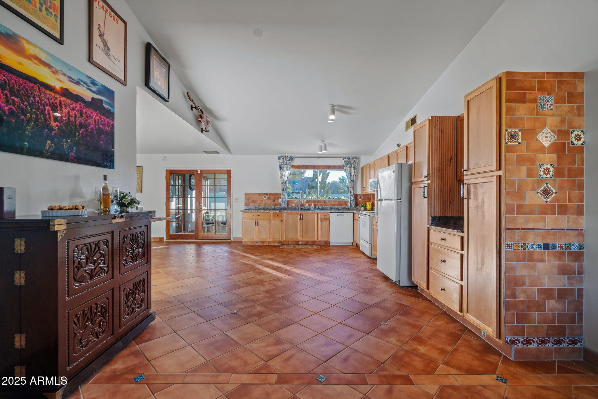 4841 E DESERT VIEW Drive