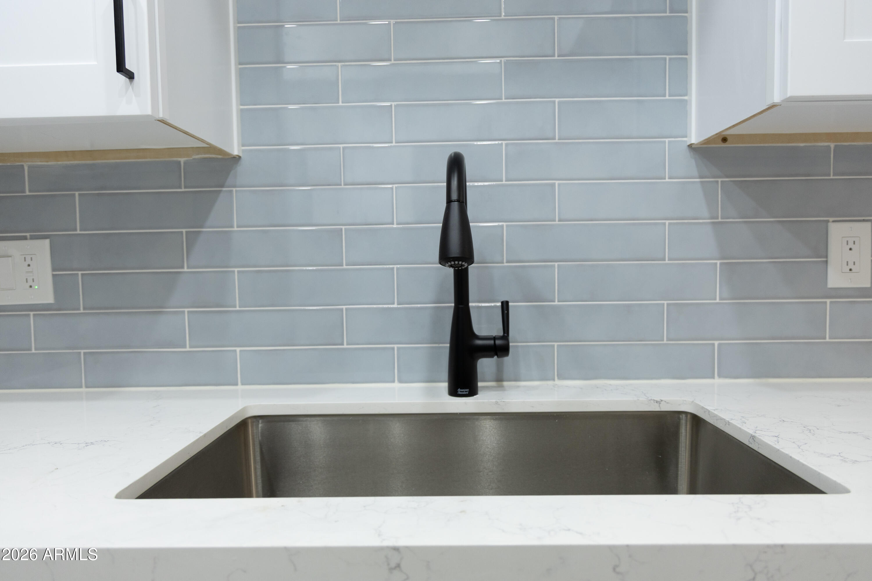 1976 N LEMON TREE Lane 25